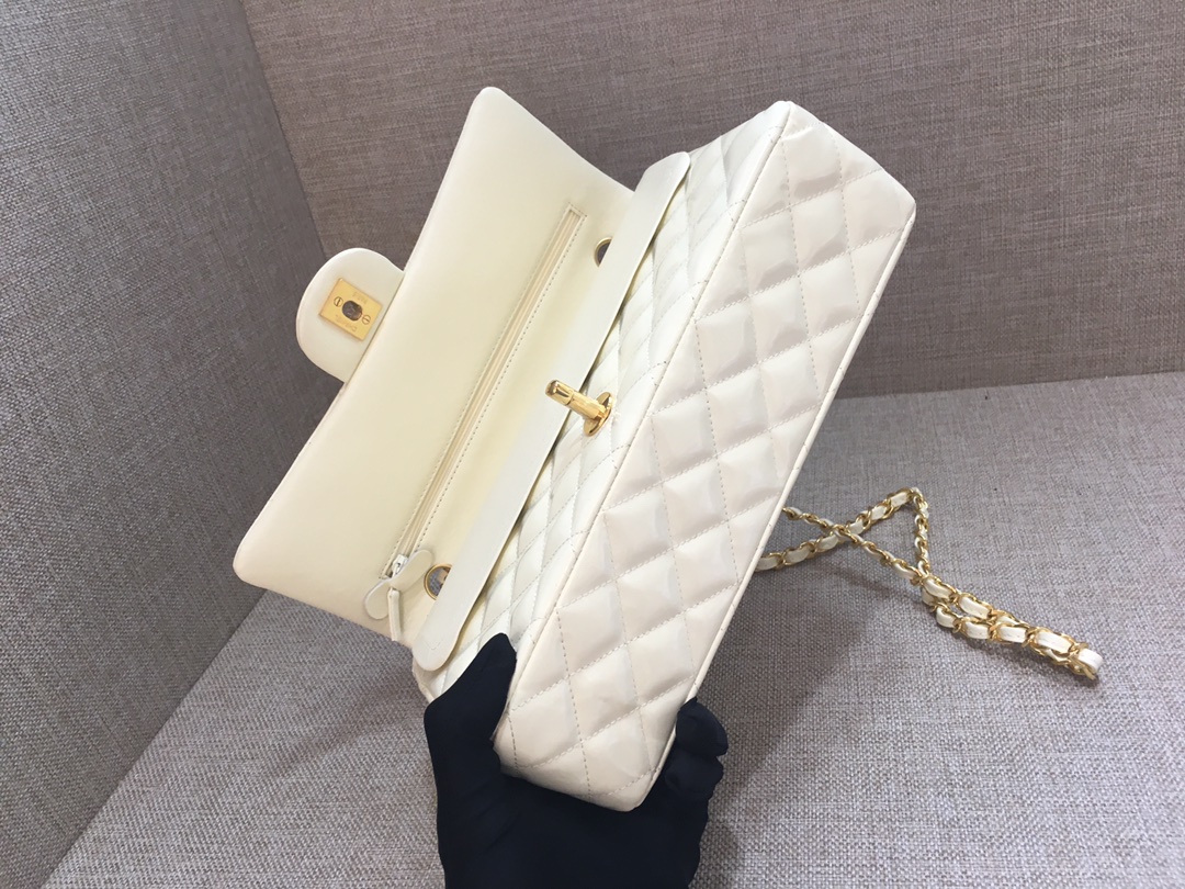 Medium Classic Flap Patent Leather Bag AO1112 White/Gold